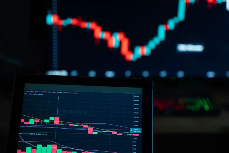 Disruption Dividends: How to Identify and Position in Challenger Stocks Before the Market Catches On